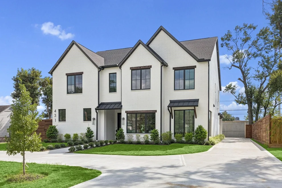 Unit for sale at 431 W 30th Street, Houston, TX 77018