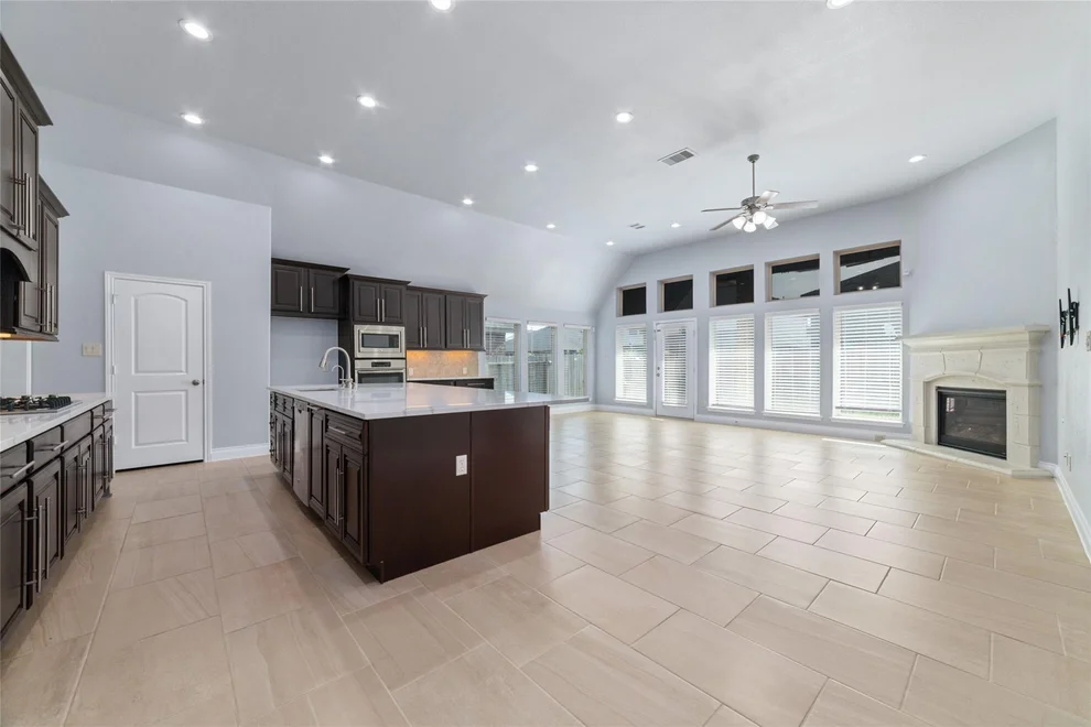 Unit for sale at 4011 Nestra Drive, Katy, TX 77493