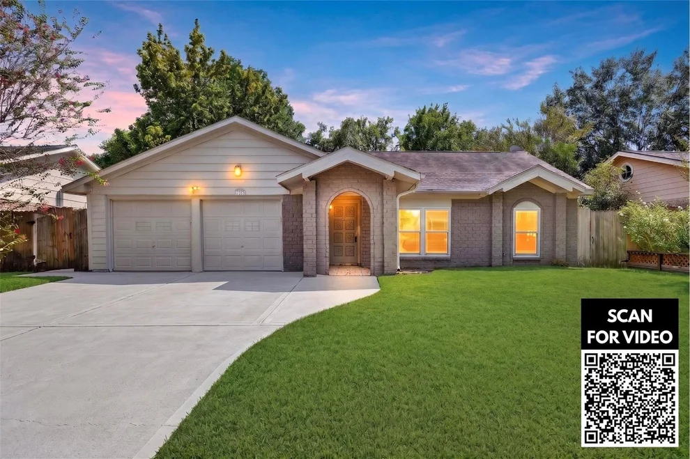 Unit for sale at 11307 Langdon Lane, Houston, TX 77072