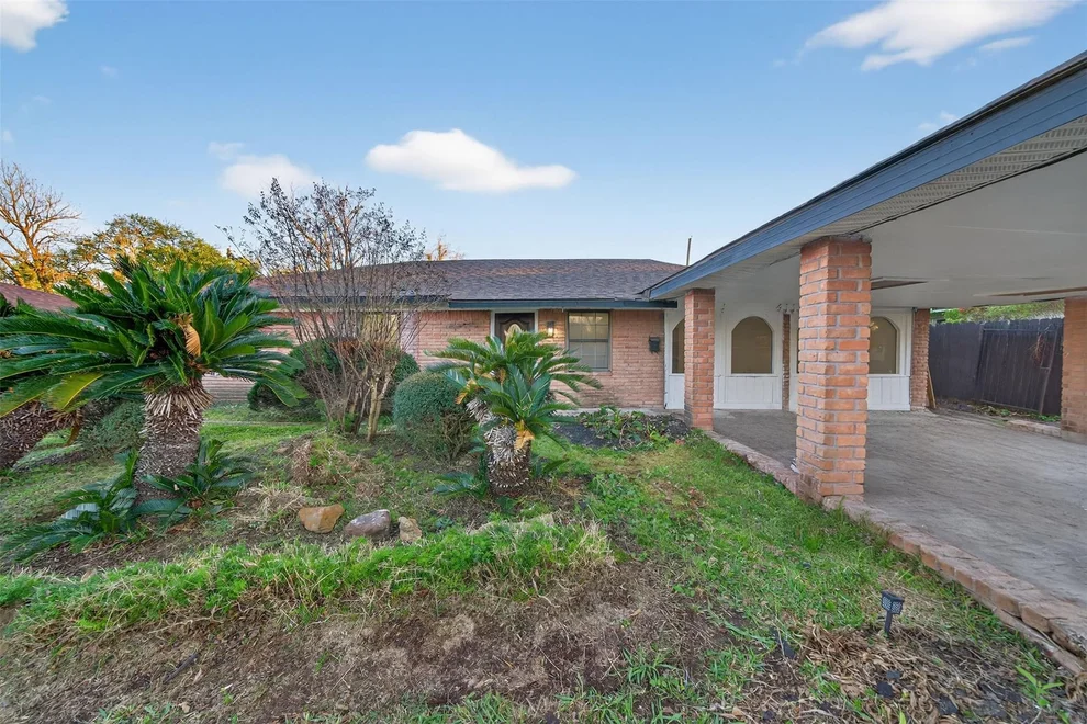 Unit for sale at 4119 Ebbtide Drive, Houston, TX 77045