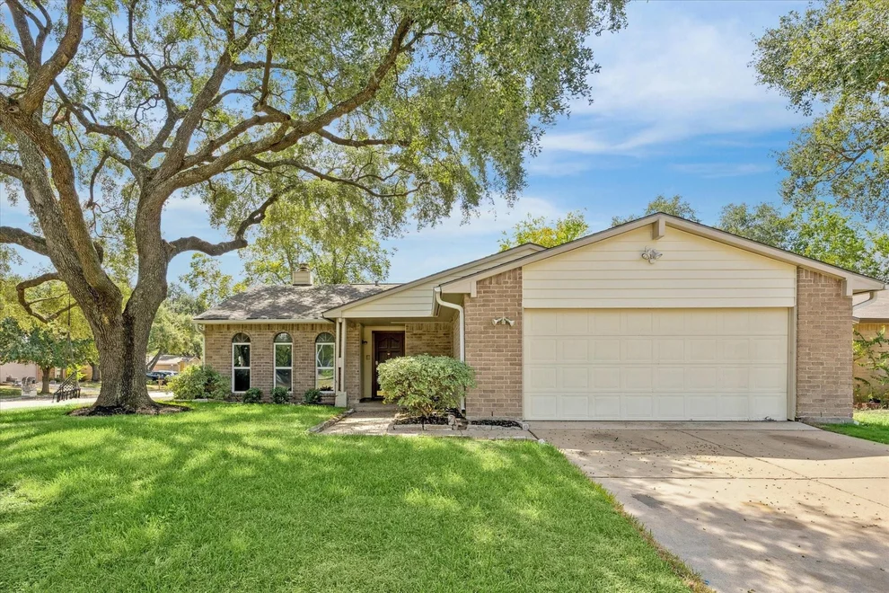 Unit for sale at 17303 Glenpatti Drive, Houston, TX 77084