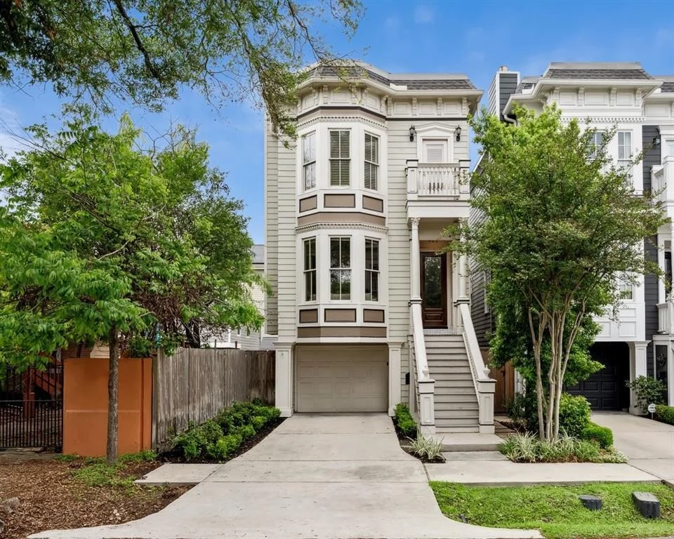 Unit for sale at 403 E 26th Street, Houston, TX 77008