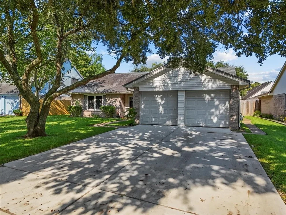 Unit for sale at 114 Cavalry Circle, League City, TX 77573