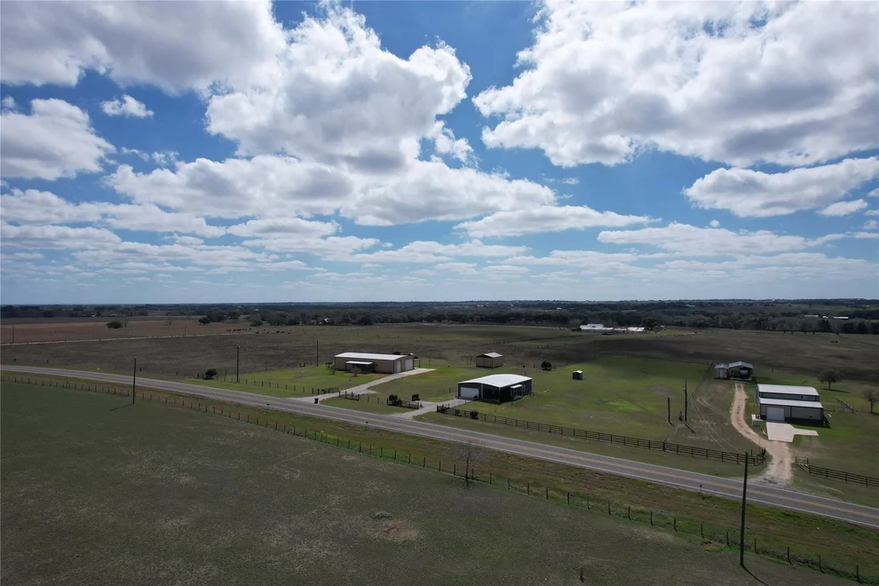 Unit for sale at 12405 Fm 532, Hallettsville, TX 77964