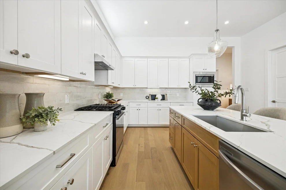 Unit for sale at 1524 W 21st St, Houston, TX 77008