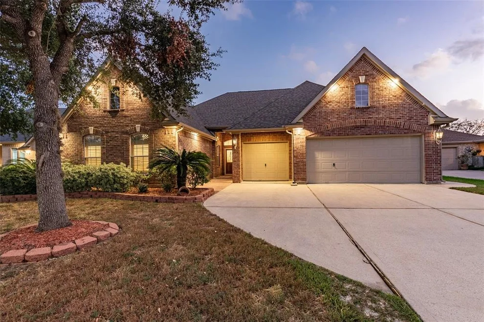 Unit for sale at 2417 Piney Point Drive, Deer Park, TX 77536