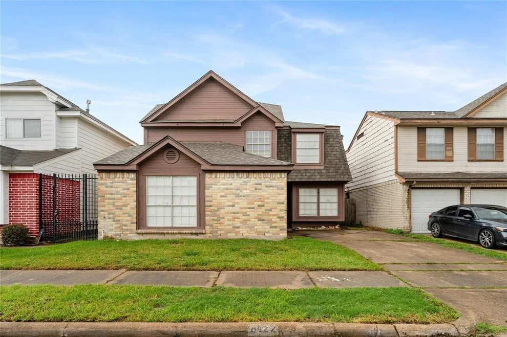 Unit for sale at 6422 Chatham Island Lane, Houston, TX 77035