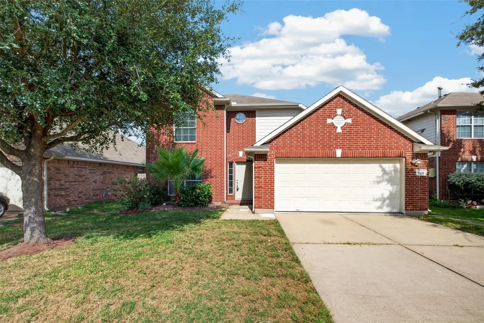 Unit for sale at 7235 Glacier Creek Drive, Houston, TX 77083