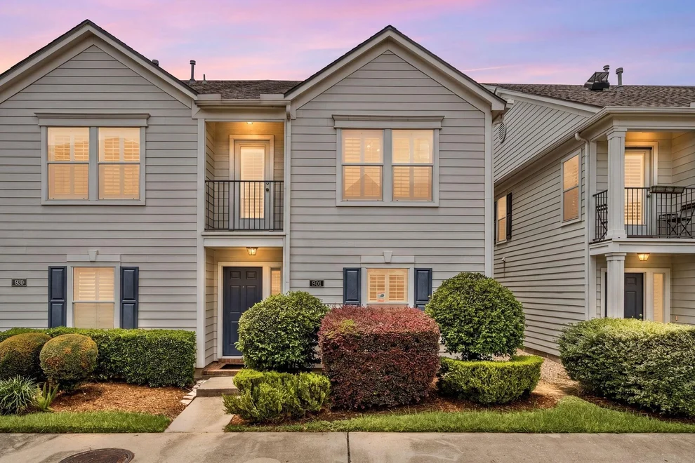 Unit for sale at 934 W Heights Hollow Lane, Houston, TX 77007