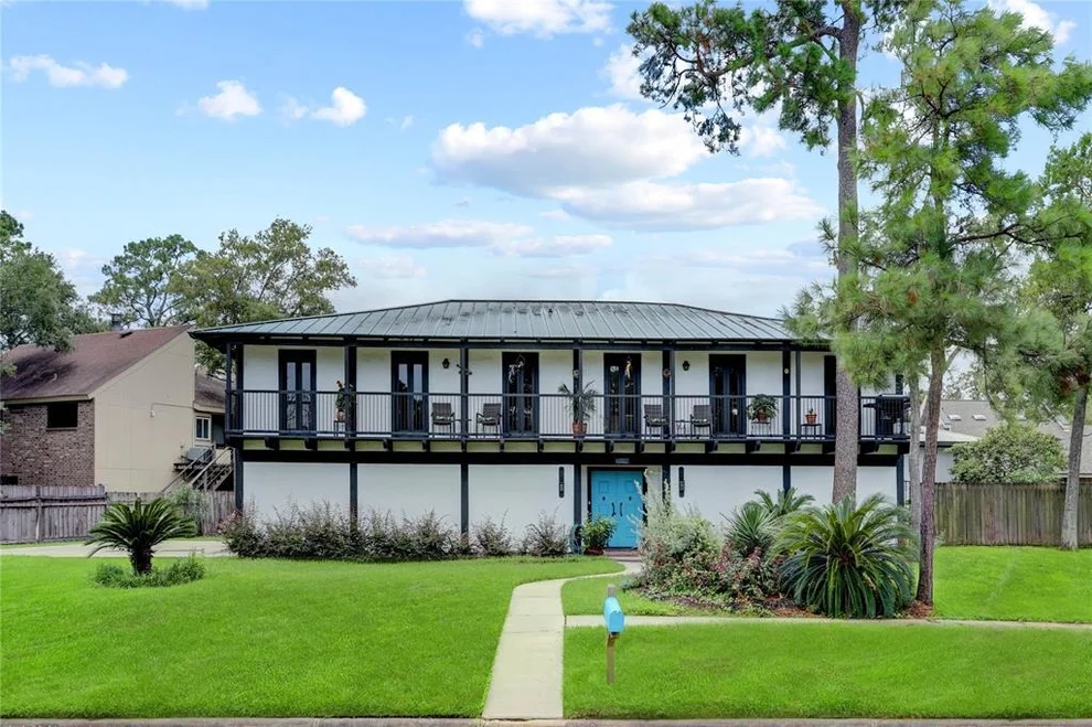 Unit for sale at 3114 Woodland Court, La Porte, TX 77571