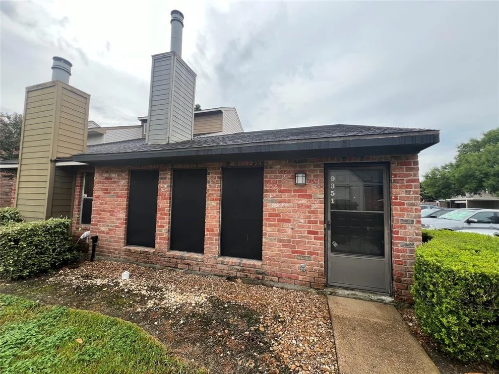 Unit for sale at 9351 Westwood Village Drive, Houston, TX 77036