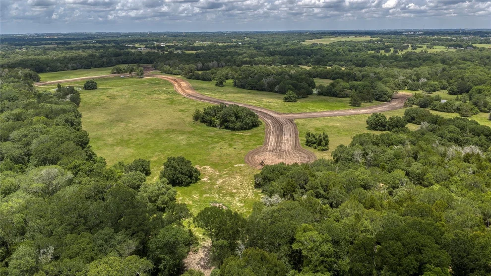 Unit for sale at 25 Ridgewood Farms Way, Brenham, TX 77833