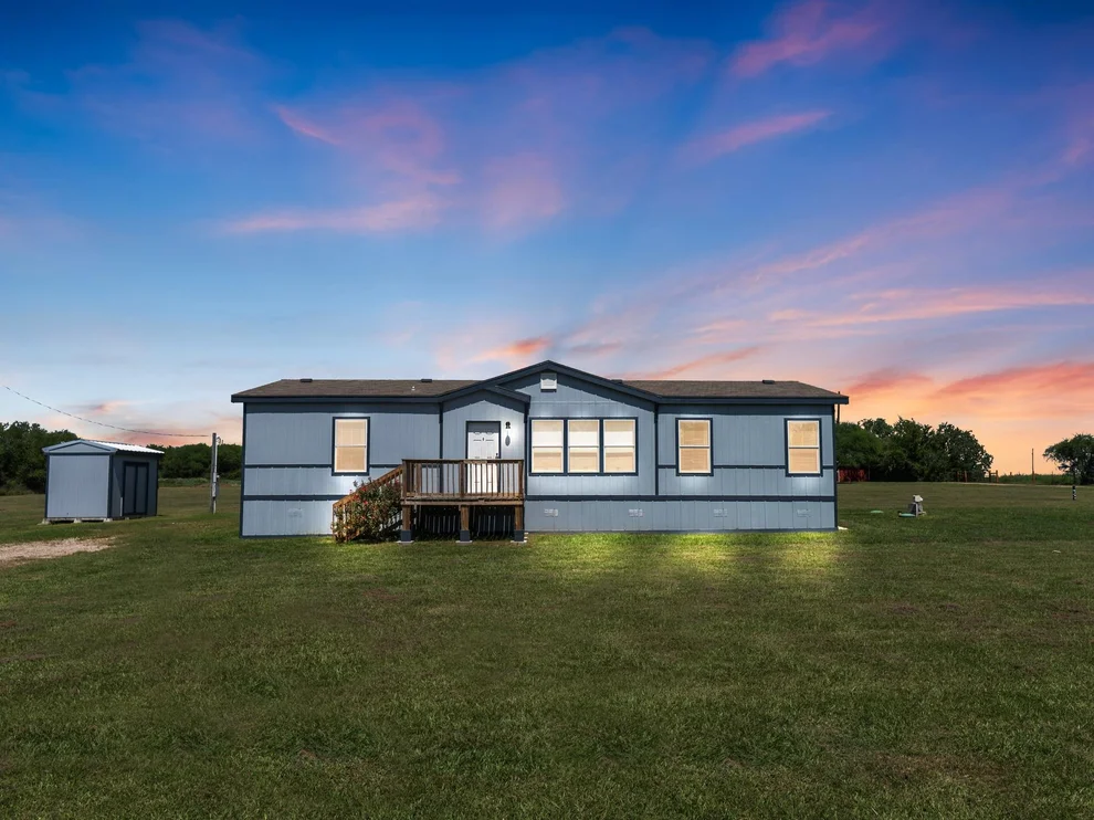 Unit for sale at 18005 Cr 644, Damon, TX 77430