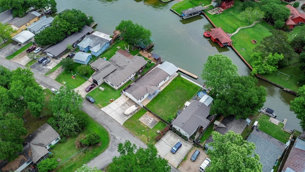 Unit for sale at 14184 Shadow Bay Drive, Willis, TX 77318