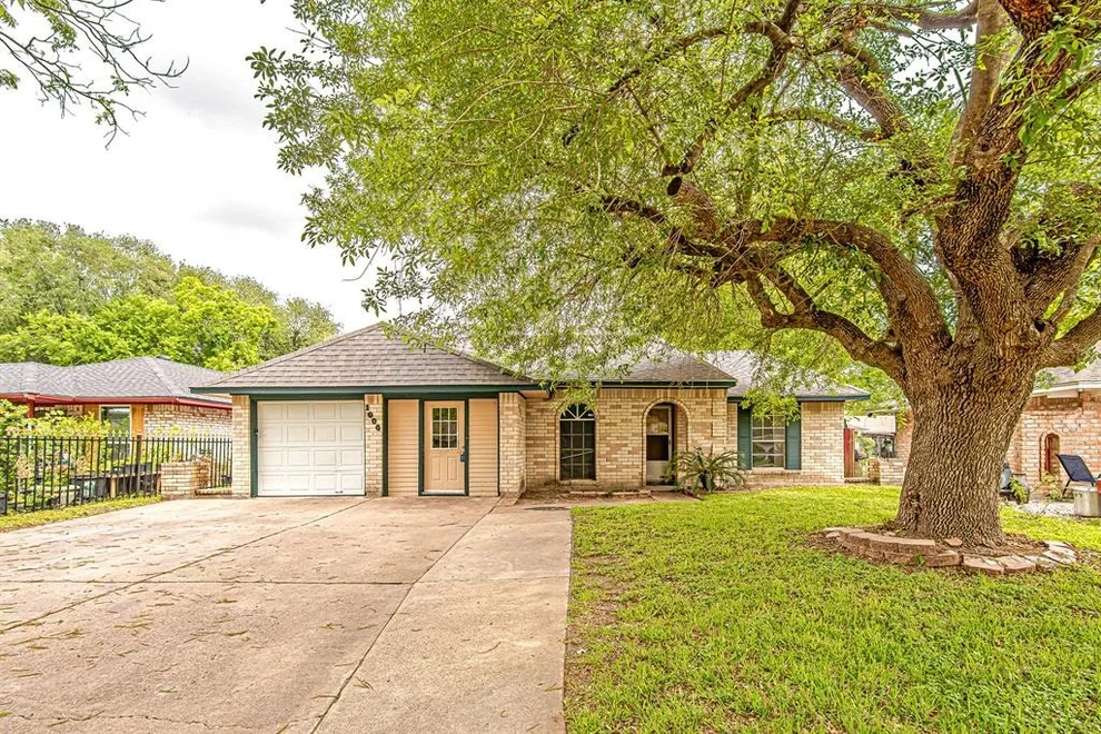 Unit for sale at 1006 Fruitvale Drive, Houston, TX 77038