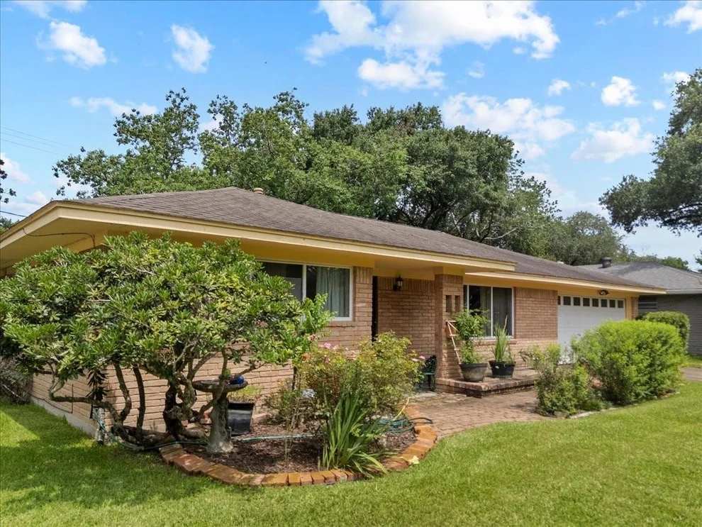 Unit for sale at 11518 Mullins Drive, Houston, TX 77035