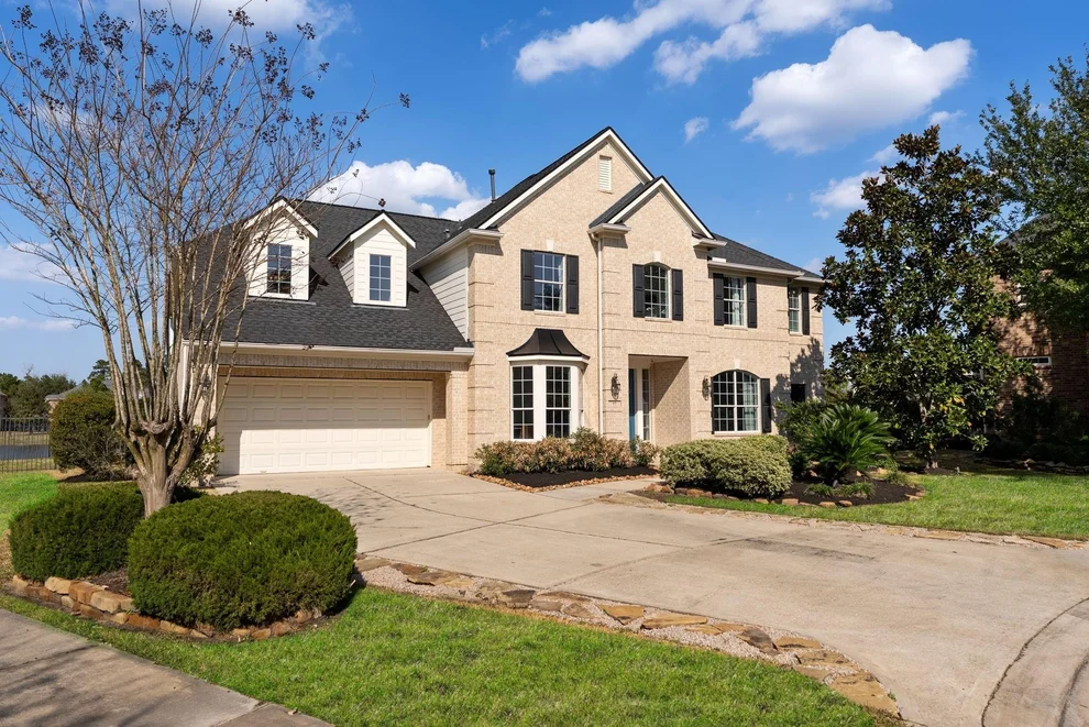 Unit for sale at 15 Cayuga Pond Court, The Woodlands, TX 77389