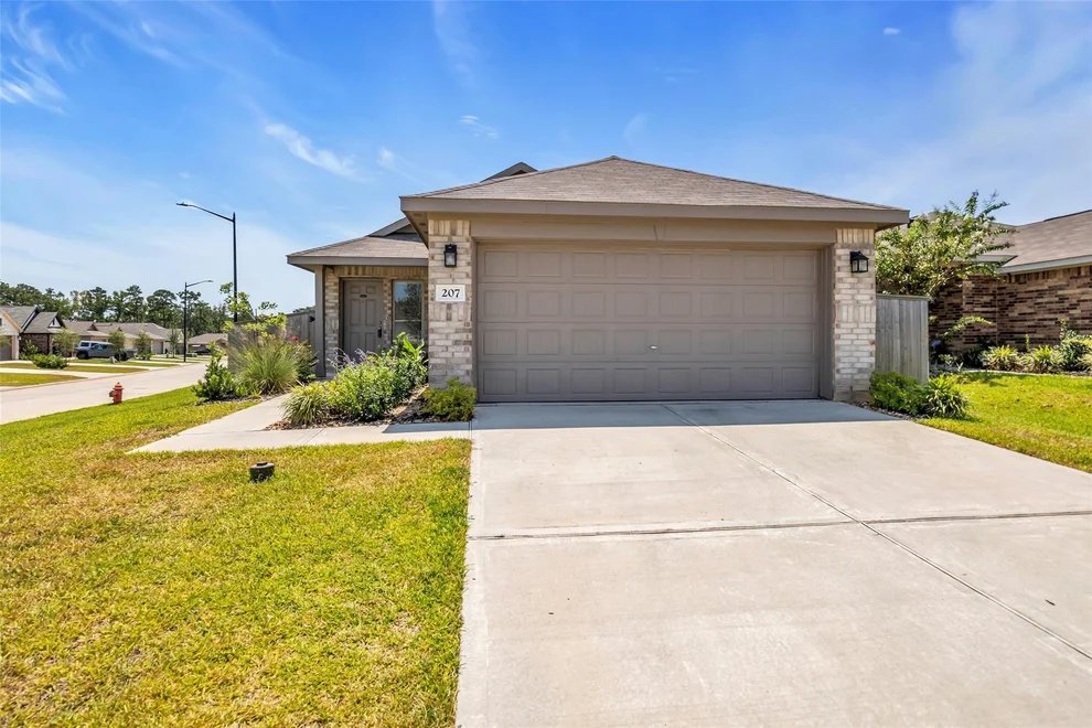 Unit for sale at 207 River Grove Court, Willis, TX 77378