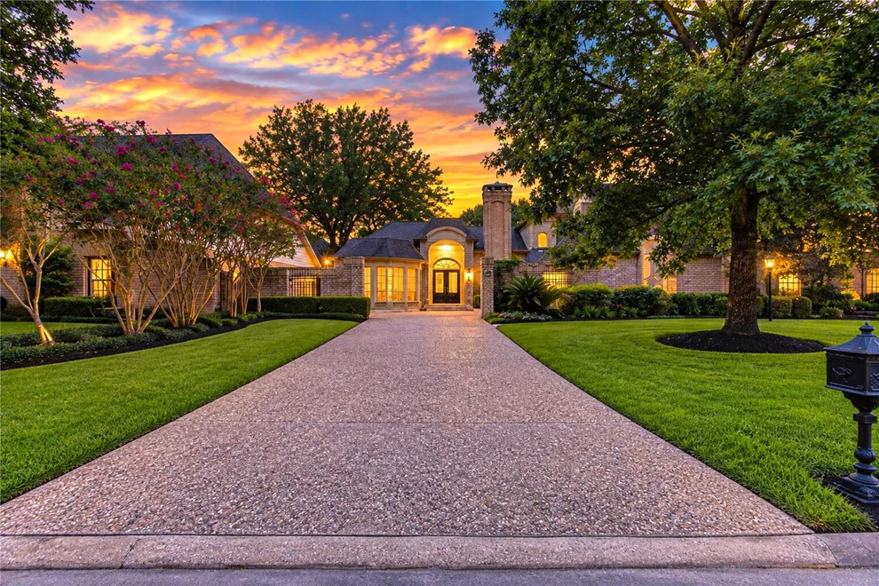 Unit for sale at 807 Spear Point Cove, Houston, TX 77079