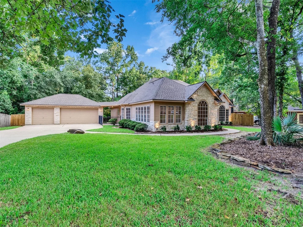 Unit for sale at 2312 Carriage Run E, Conroe, TX 77384
