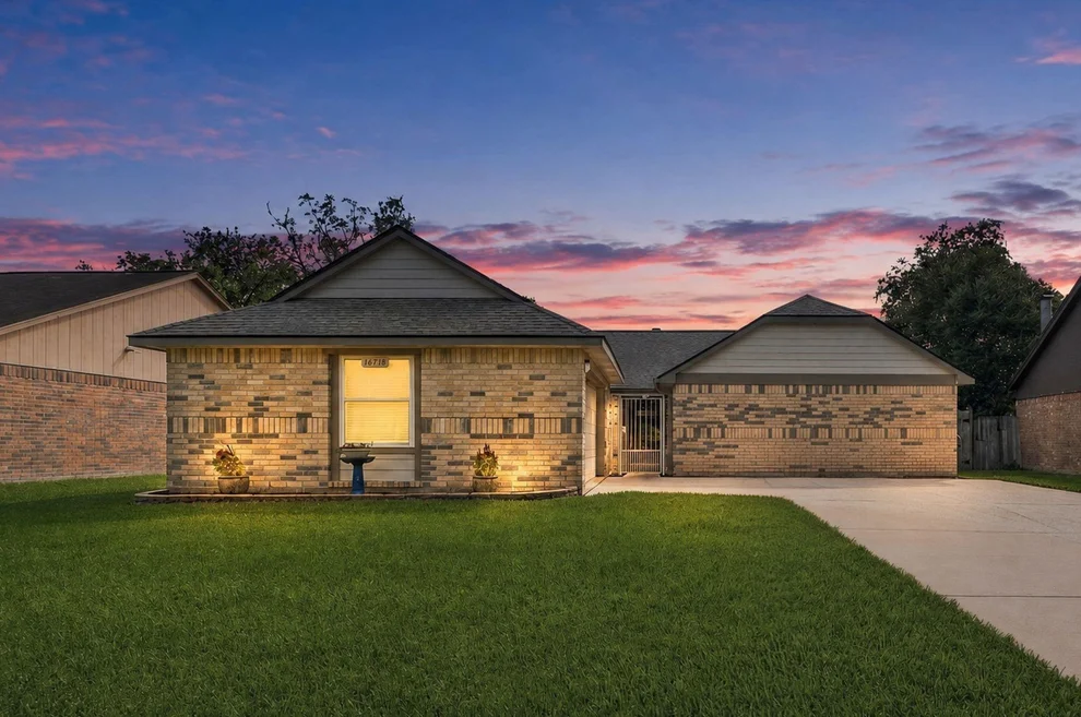 Unit for sale at 16738 Barkentine Lane, Friendswood, TX 77546