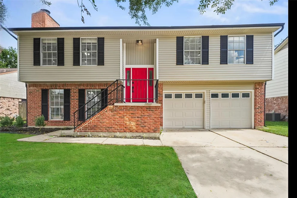 Unit for sale at 5418 Rock Springs Drive, La Porte, TX 77571