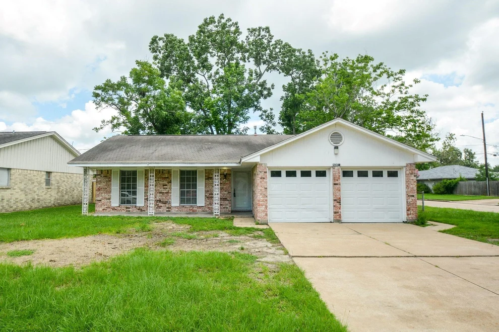 Unit for sale at 6002 Verdome Lane, Houston, TX 77092