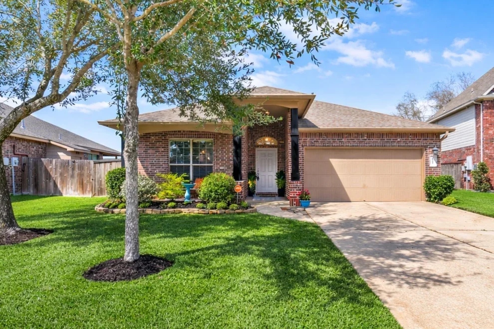 Unit for sale at 6942 Hamilton Falls Lane, Spring, TX 77379