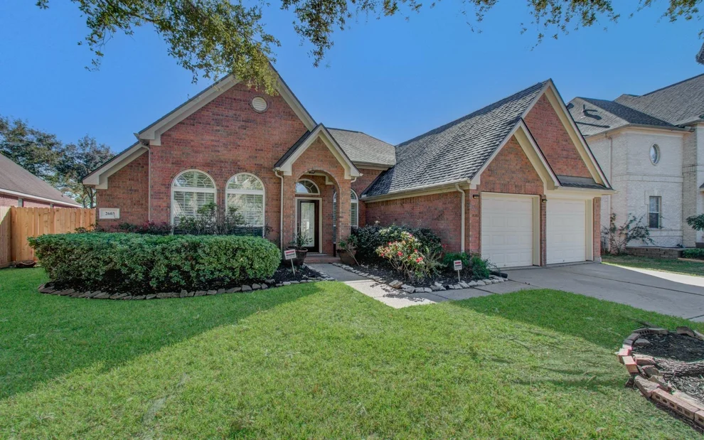 Unit for sale at 2603 Westerlake Drive, Pearland, TX 77584