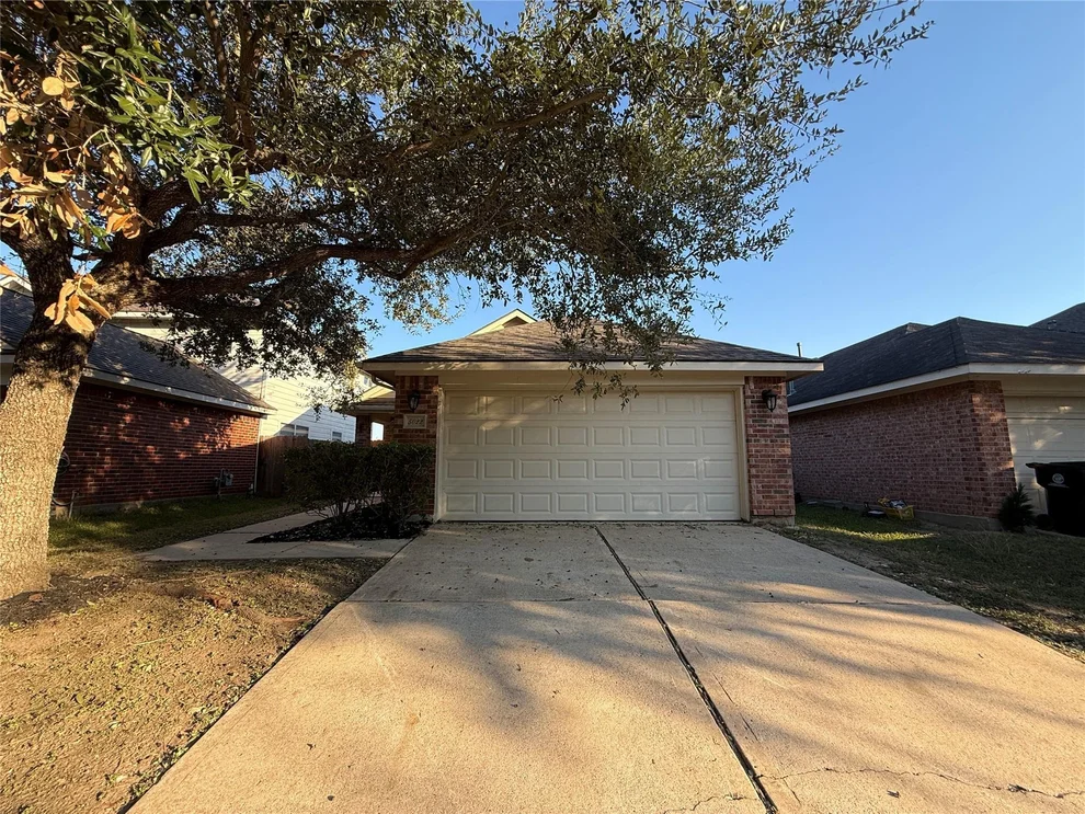 Unit for sale at 5022 Canyon Blanco Drive, Houston, TX 77045