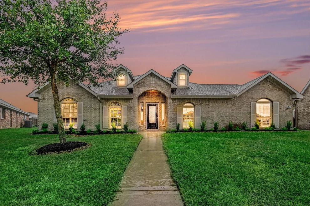 Unit for sale at 9 Cypress Point Court, Manvel, TX 77578