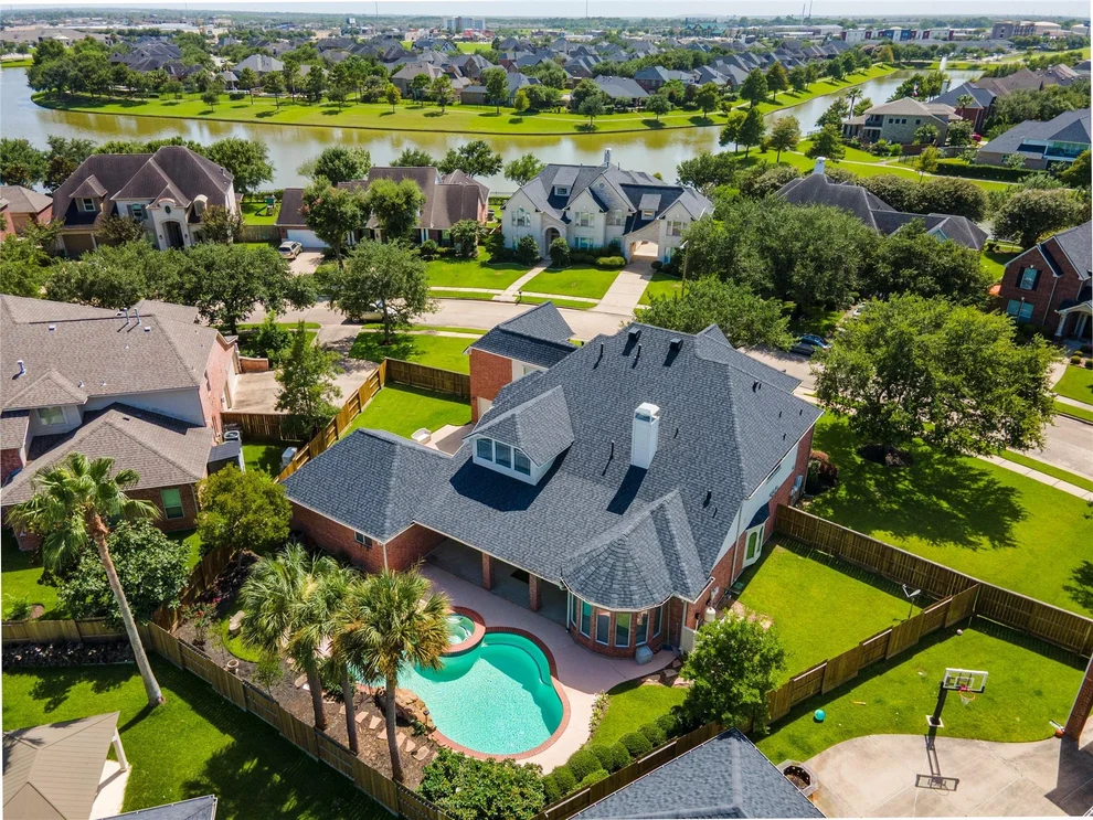 Unit for sale at 2579 Costa Mesa Circle, League City, TX 77573