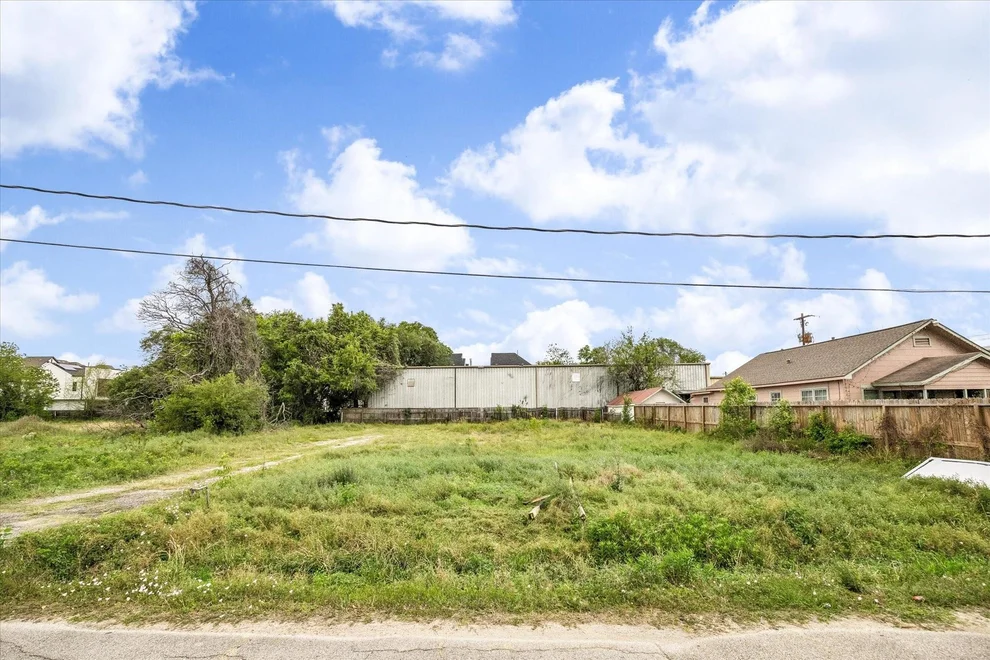 Unit for sale at 714 Curtin Street, Houston, TX 77018