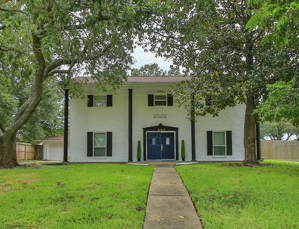 Unit for sale at 207 Burgundy Lane, League City, TX 77573