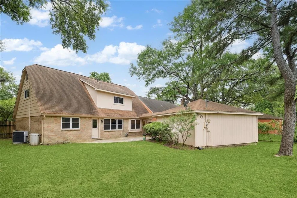 Unit for sale at 6106 Greenmont Drive, Houston, TX 77092