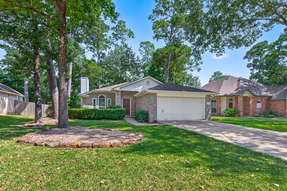 Unit for sale at 12127 Browning Drive, Montgomery, TX 77356
