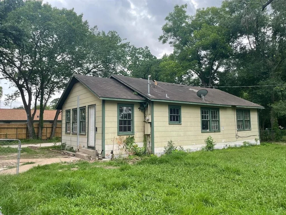 Unit for sale at 514 7th Street, Humble, TX 77338