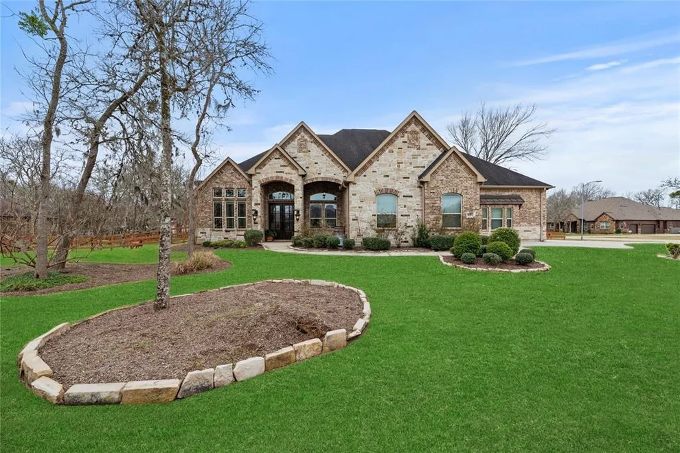 Unit for sale at 32711 Wales Circle, Fulshear, TX 77441