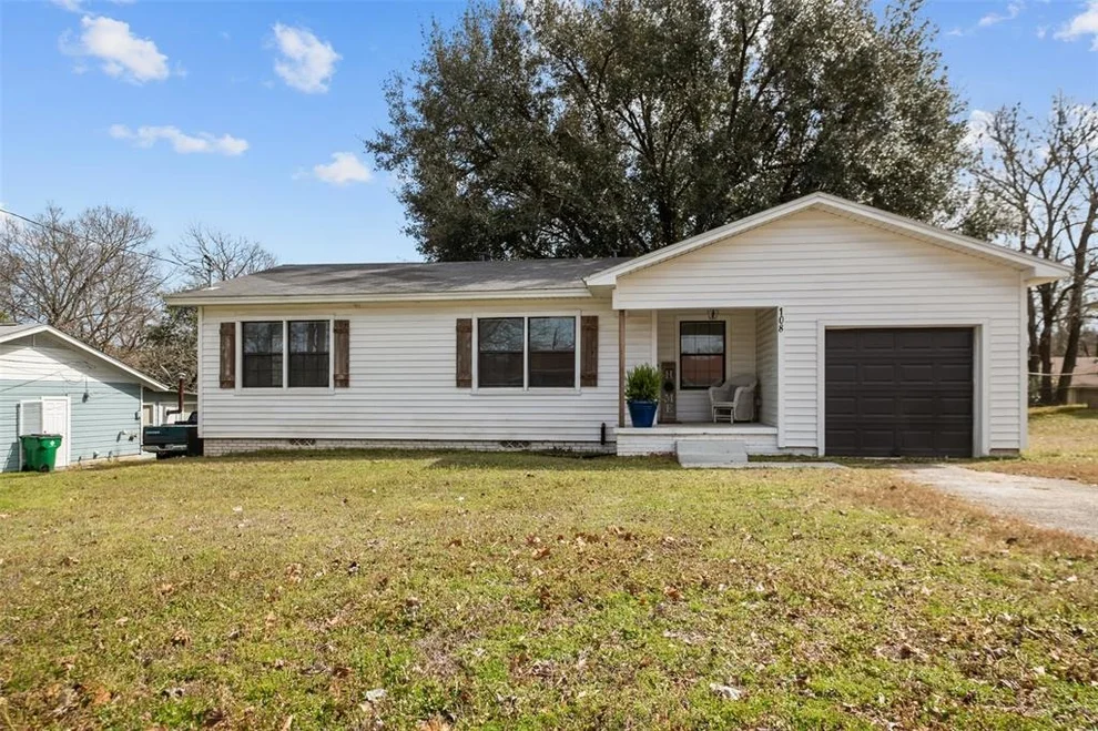 Unit for sale at 108 Romallen Drive, Palestine, TX 75801