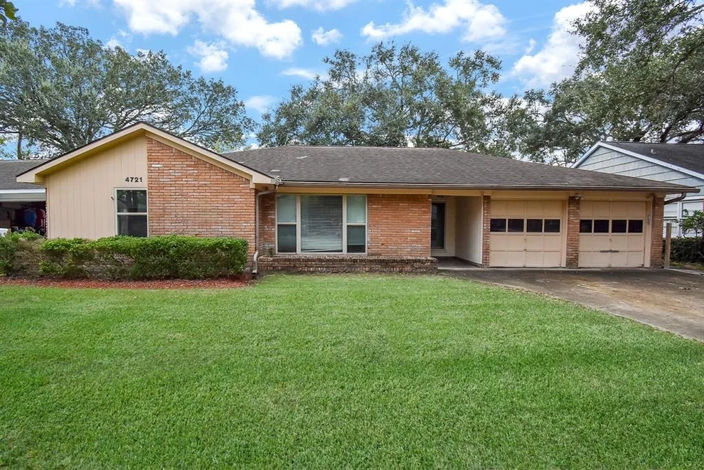 Unit for sale at 4721 Briarbend Drive, Houston, TX 77035