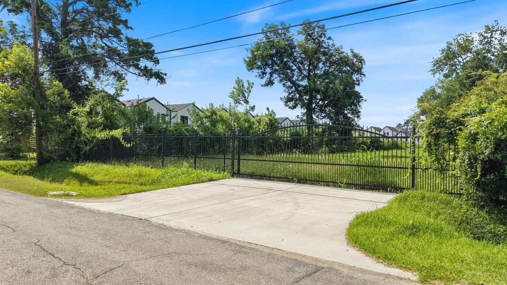 Unit for sale at 1209 De Soto Street, Houston, TX 77091