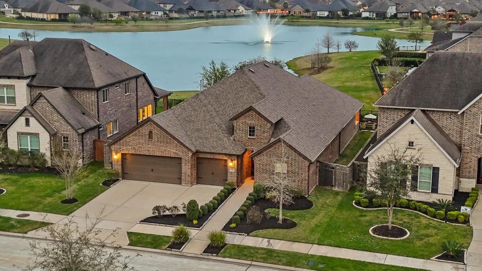 Unit for sale at 2010 Big Creek Way, Missouri City, TX 77459