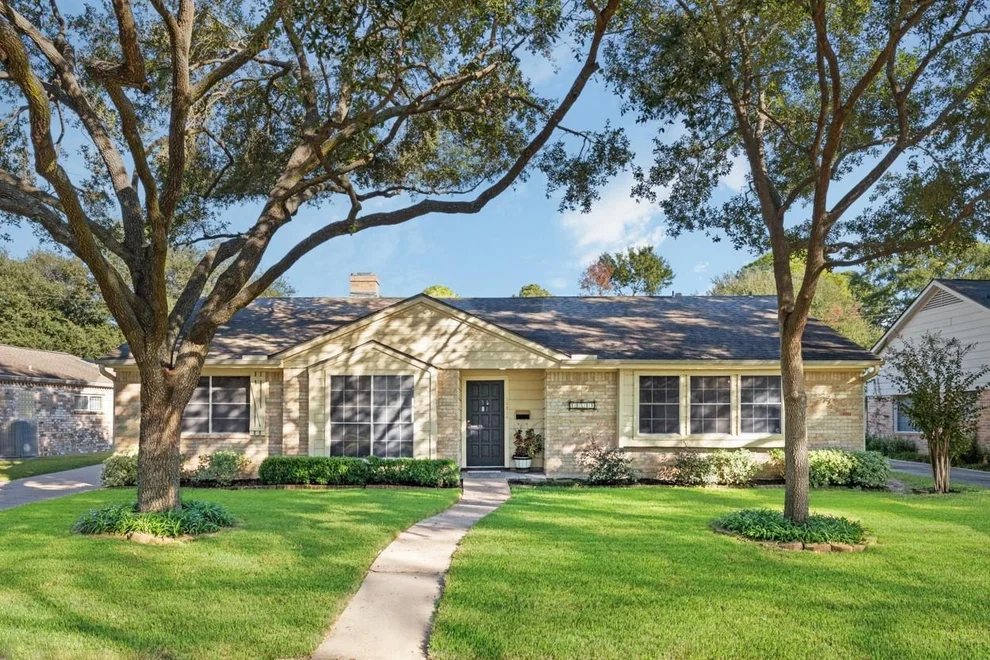 Unit for sale at 10614 Lynbrook Drive, Houston, TX 77042
