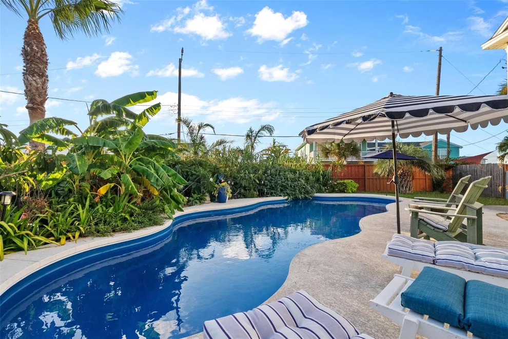 Unit for sale at 16700 Captain Bligh Road, Jamaica Beach, TX 77554