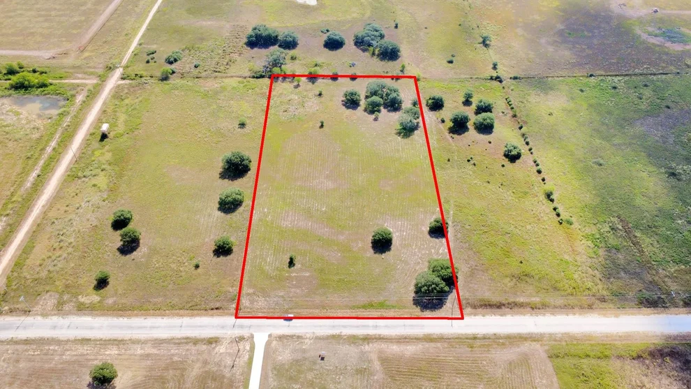 Unit for sale at 2184 Pintail Lane, Columbus, TX 78934