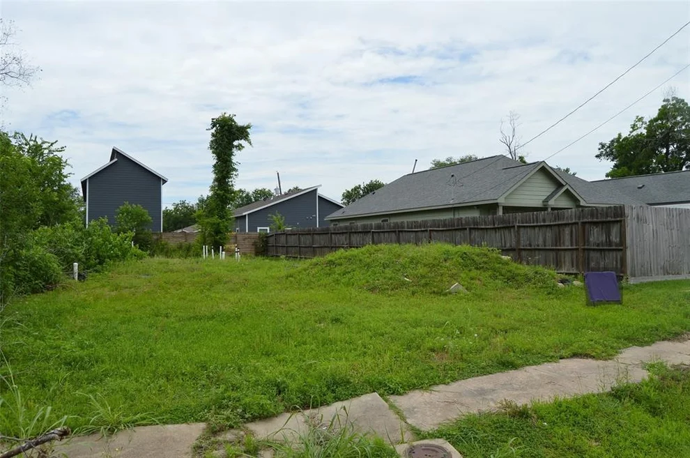 Unit for sale at 5603 Bacher Street, Houston, TX 77028