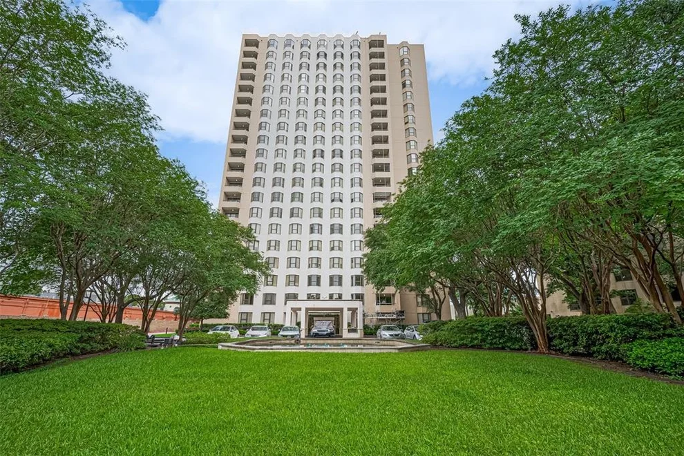 Unit for sale at 651 Bering Drive, Houston, TX 77057