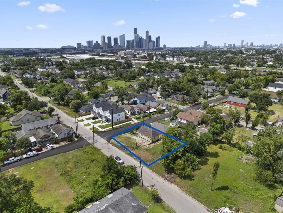 Unit for sale at 2417 Lee Street, Houston, TX 77026