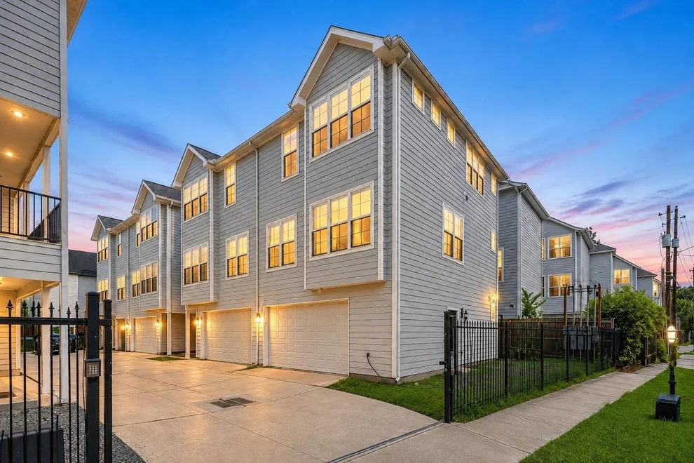 Unit for sale at 603 Link Road, Houston, TX 77009