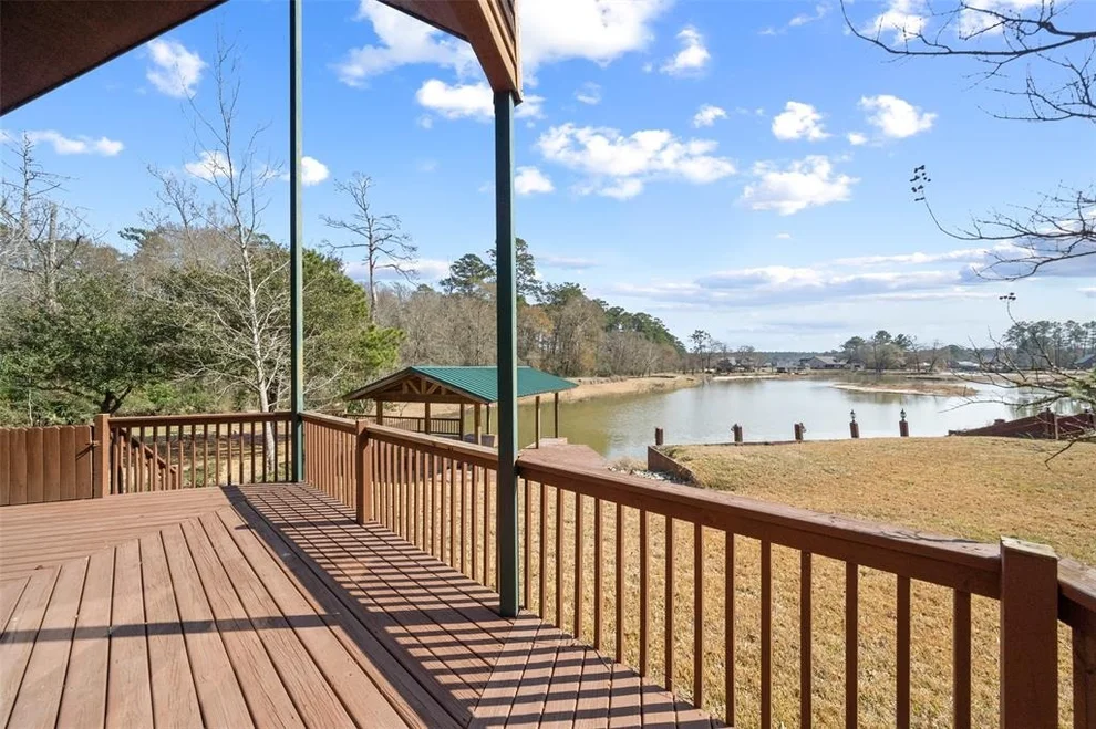 Unit for sale at 88 Hunters Creek Drive, Huntsville, TX 77340